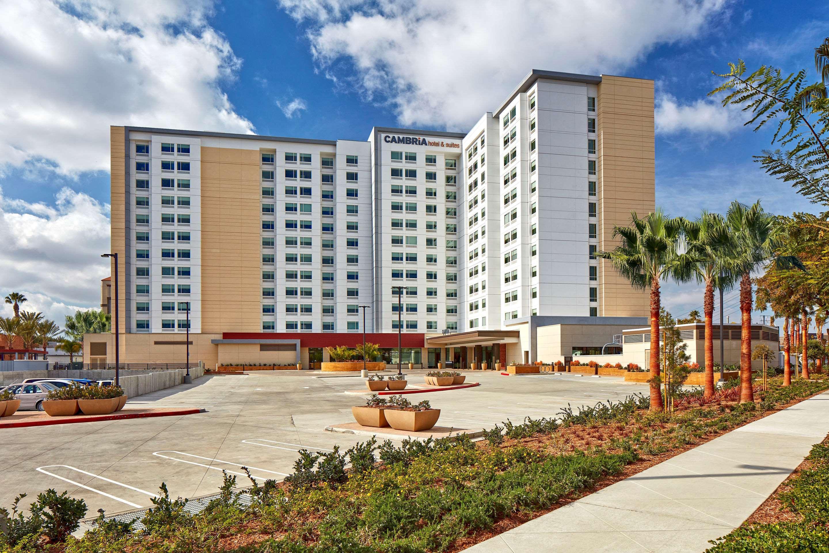 Cambria Hotel & Suites Anaheim Resort Area Екстериор снимка