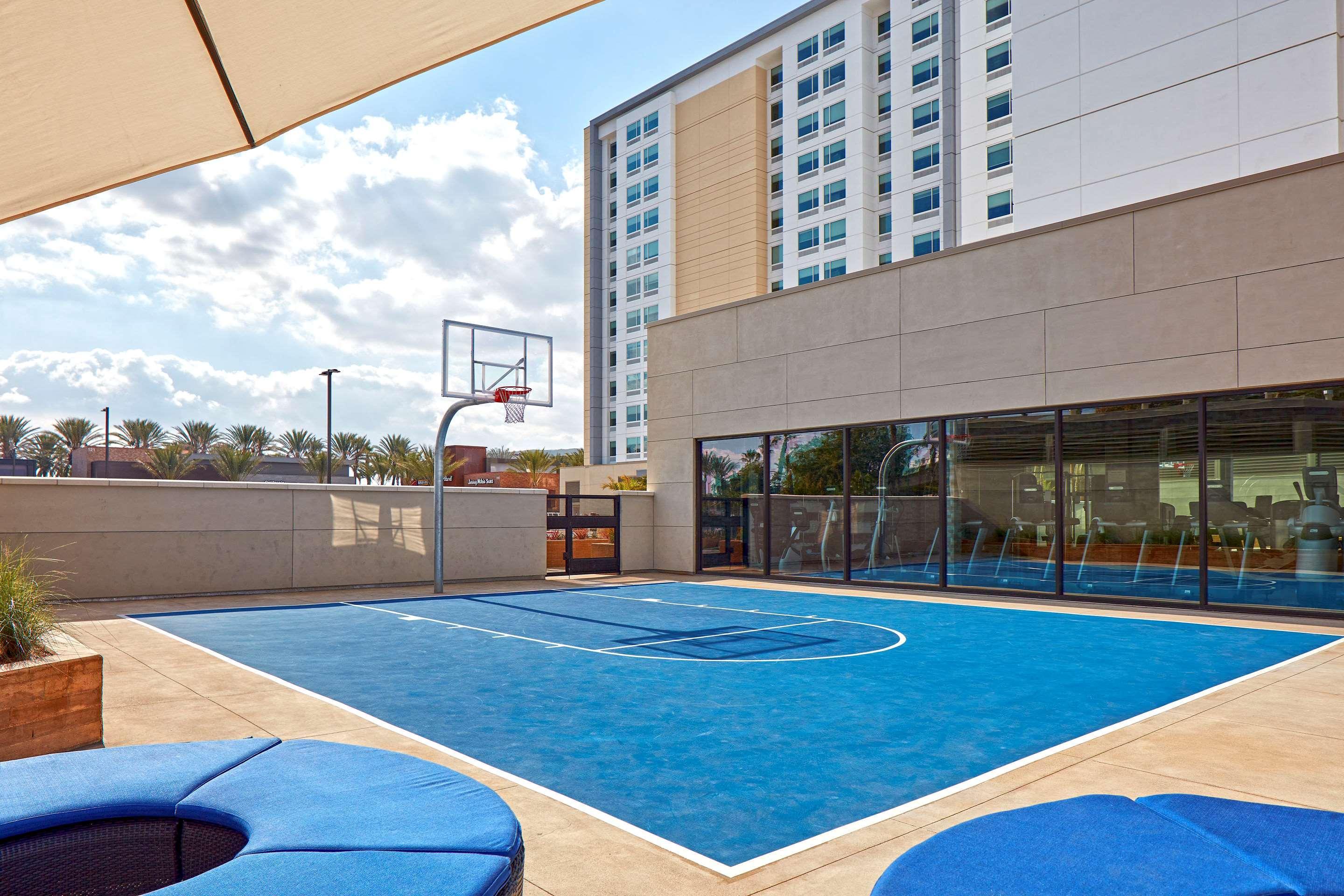 Cambria Hotel & Suites Anaheim Resort Area Екстериор снимка