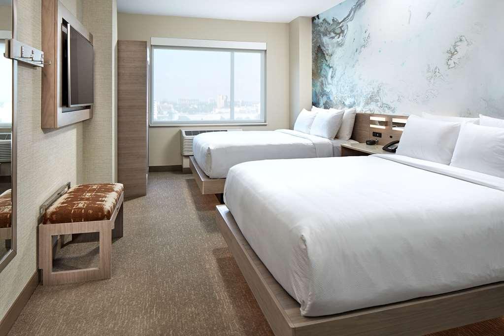Cambria Hotel & Suites Anaheim Resort Area Стая снимка